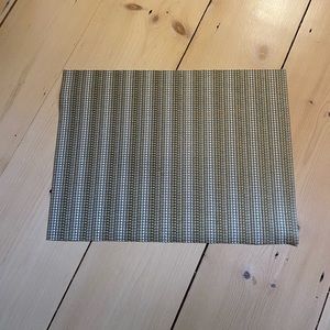 Woven placemat set